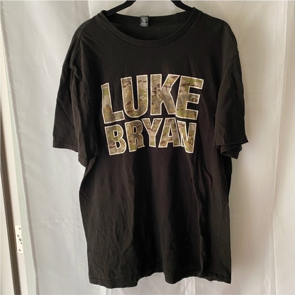 The concert tee Other - Luke Bryan tee black camo deer short sleeve SZ L NWOT